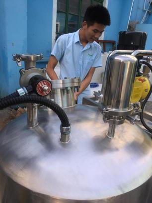 衛(wèi)生級(jí)不銹鋼加藥裝置