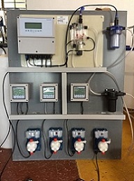 泳池水質監測PH，ORP，余氯，電導率，濁度，配加藥計量泵