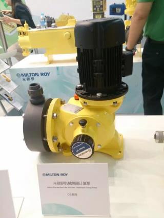 G系列機械隔膜計量泵，平緩脈動設計，沖擊小?？勺兤幕S調節機構，曲柄連桿傳動。