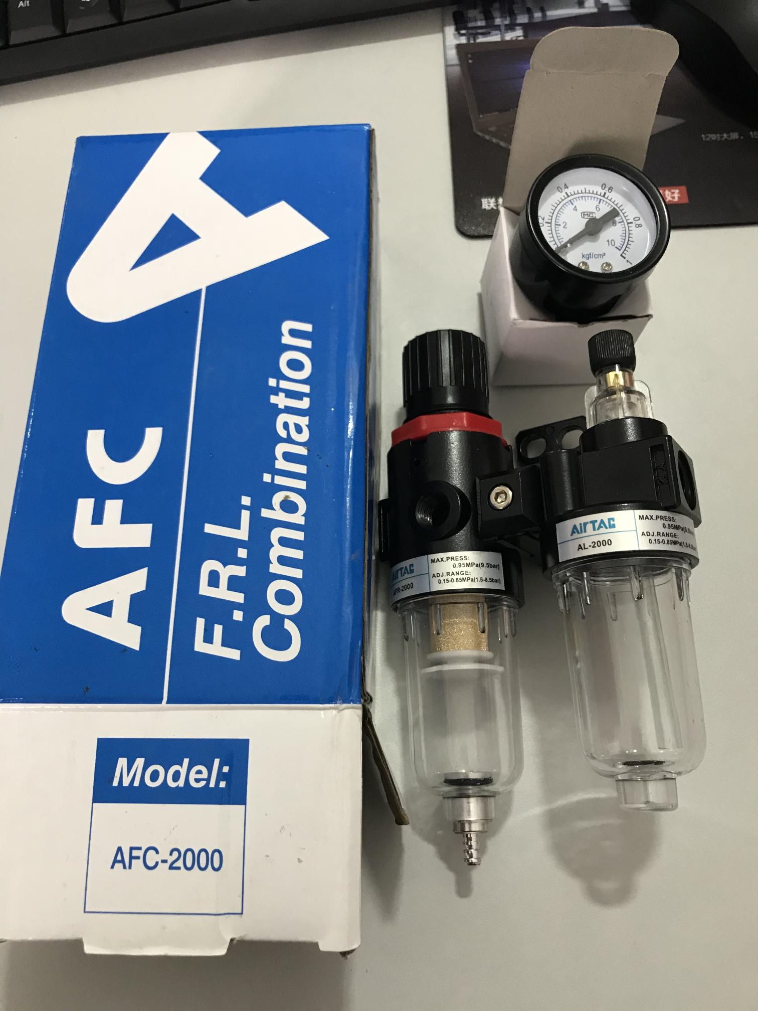 過濾空氣中的雜質，調節氣源壓力，控制泵的流量