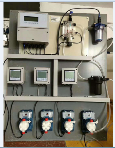 Kontrol800系列集成式控制系統 由PVC安裝板和測量電極及水質分析儀三部分組成，通過測量泳池水質的PH/ORP/余氯/濁度/溫度值來自動控制計量泵加藥的開始和啟停 可通過RS485傳輸到PC或顯示屏