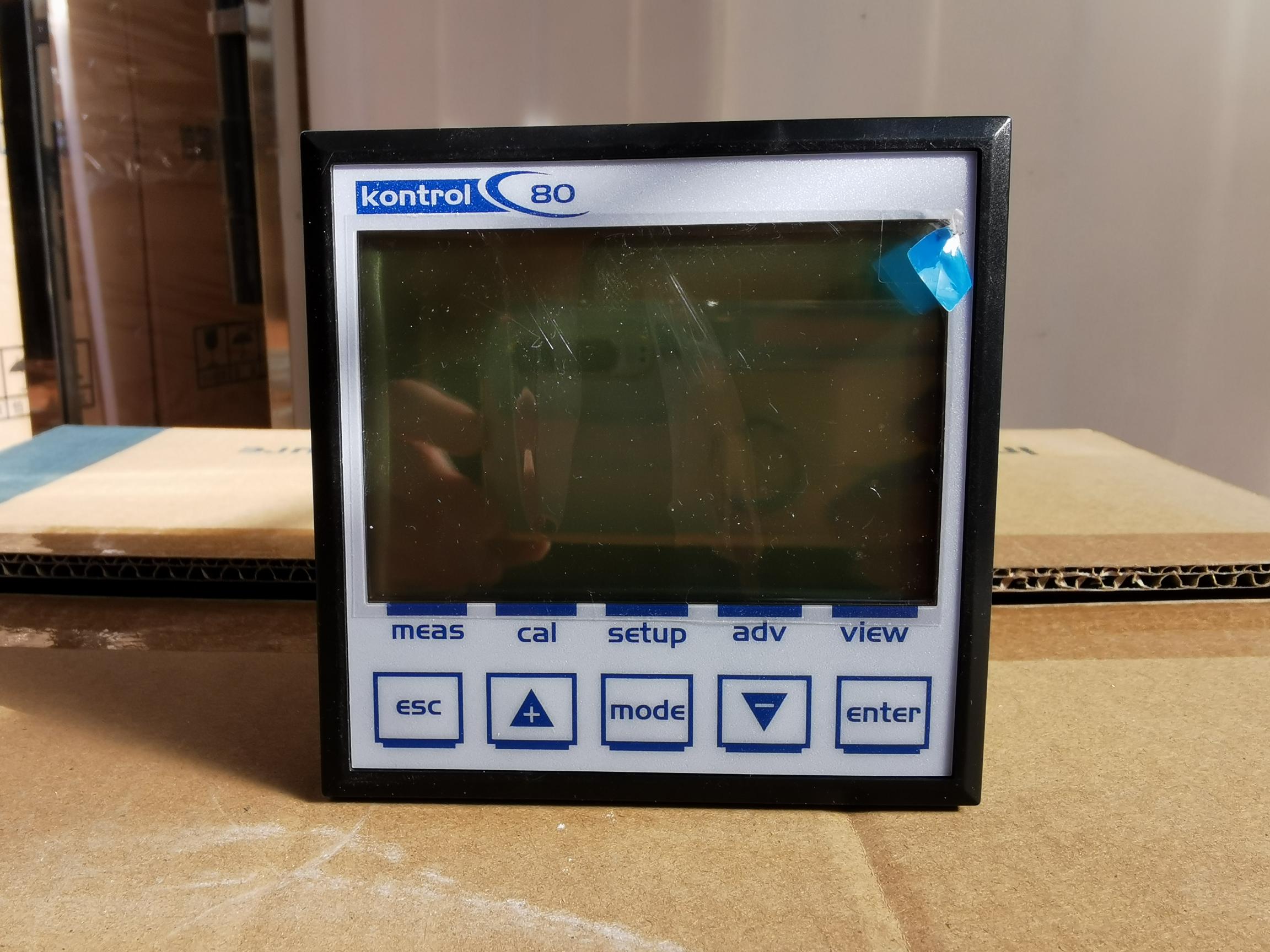 外形尺寸 96x96x42毫米，盤式安裝- 防護等級: IP65（前面板）,IP20（后蓋）- -10-150°C（溫度）- 精度: 0.1%- 2路繼電器: 250 VAC,5 A- 2路4-20 mA電流輸出，800OhmpH/ORP儀表量程: 0.00 - 14 pH; ± 2000 mV;-